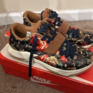 KD 7 Auntie Pearl Floral! Size 10